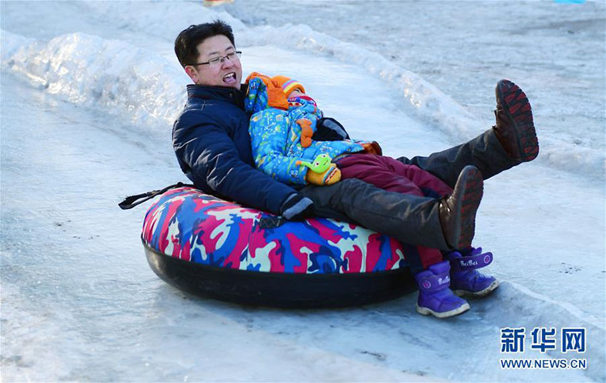長(zhǎng)春市の小中高、冬休み突入　ウインタースポーツで羽を伸ばす子供たち