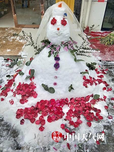 2018年初雪　ユニークな雪だるまが続々登場