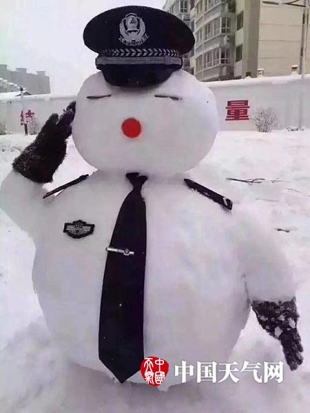 2018年初雪　ユニークな雪だるまが続々登場