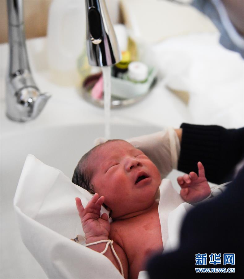 幹細(xì)胞により早発閉経を修復(fù)、健康な赤ん坊誕生