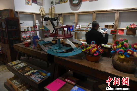 懐かしの品並ぶ昔ながらの臺灣地區(qū)の雑貨店「柑仔店」登場　福建省