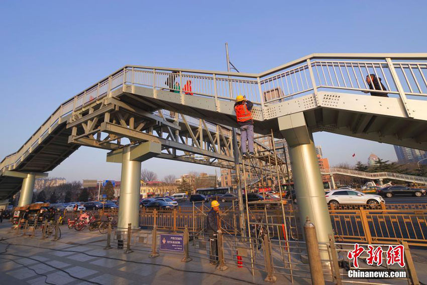 中國で最大のアルミニウム合金製橋桁の歩道橋が北京で完成