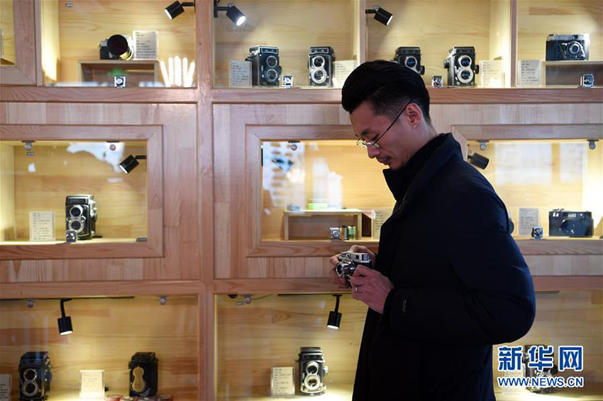 80後の男性が「カフェ式」の舊型カメラ博物館をオープン　甘粛省