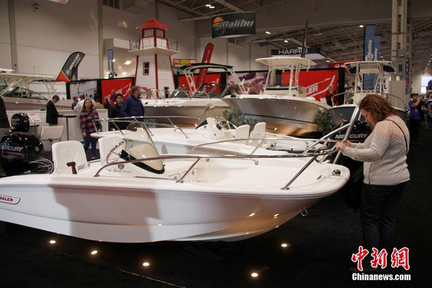 一番の目玉は豪華クルーザー　カナダ?トロント國際ボート展示會開催中