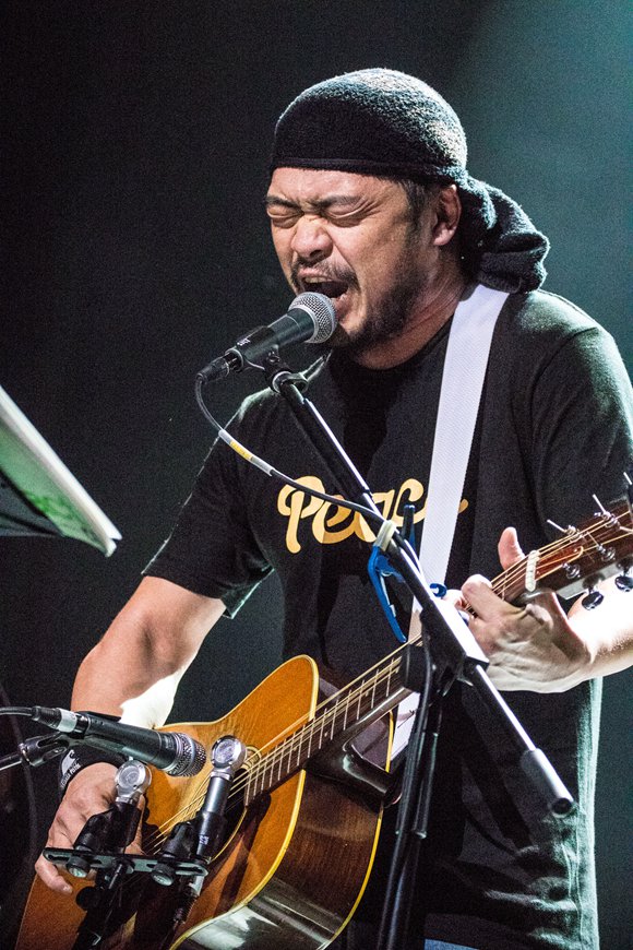 「山崎まさよし＆竹原ピストル 北京公演」 力強(qiáng)い歌聲で熱気に包まれる會(huì)場