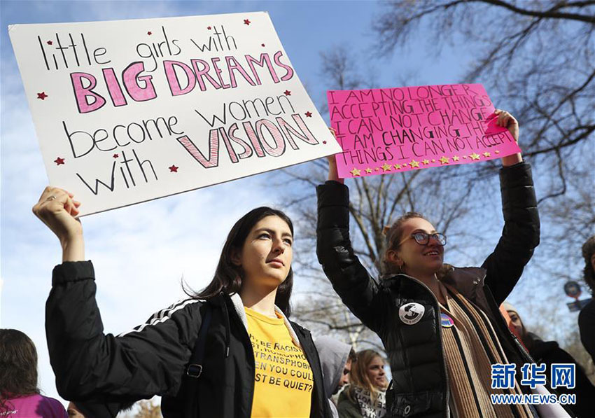 米國(guó)各地で大規(guī)?？棺hデモ「女性たちの行進(jìn)」