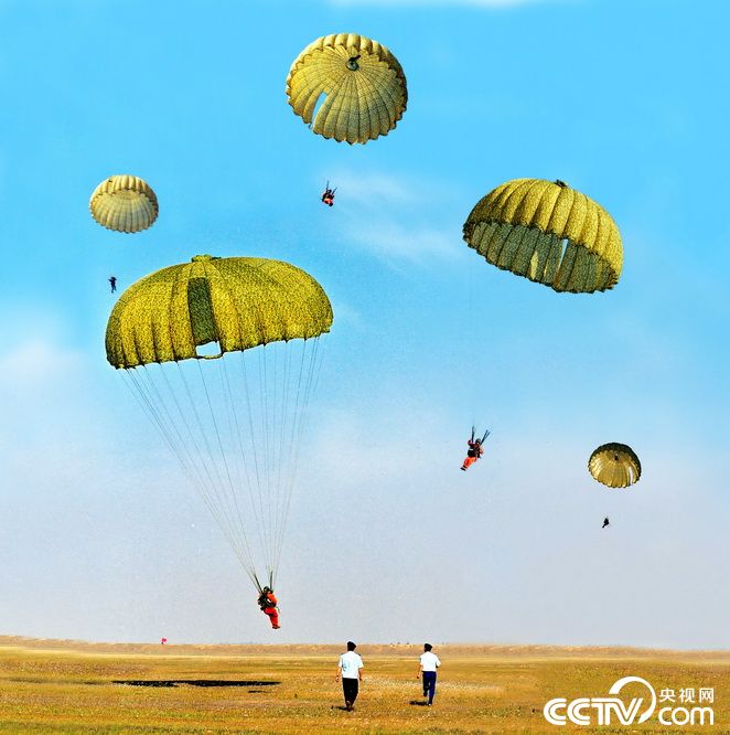 中國人宇宙飛行士が経験するスパルタ訓(xùn)練の秘密に迫る