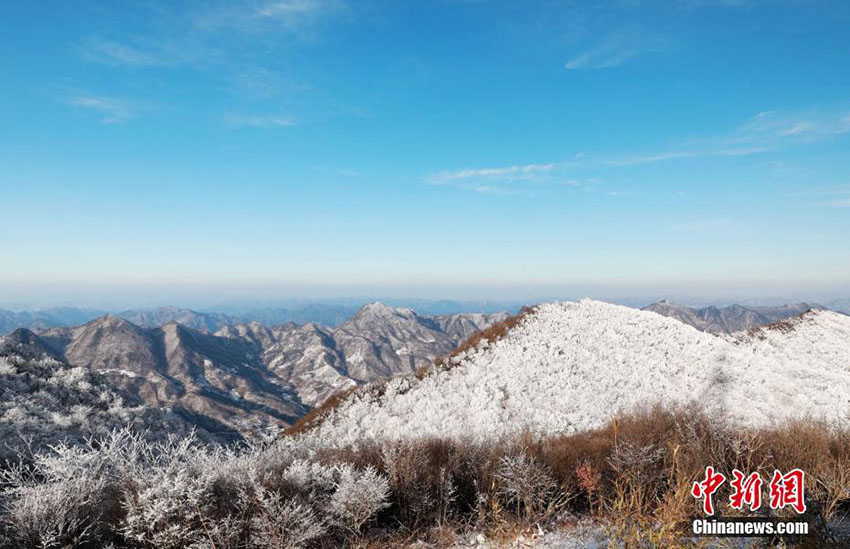 湖北省?？当h後坪鎮(zhèn)で観測された美しい樹氷の景色