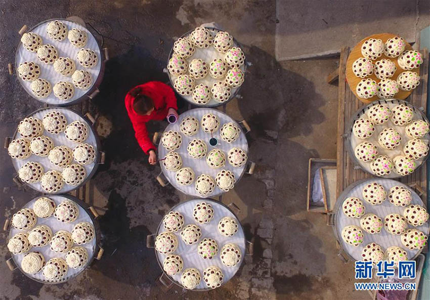 春節(jié)向けの饅頭作りに追われる中國各地の職人たち
