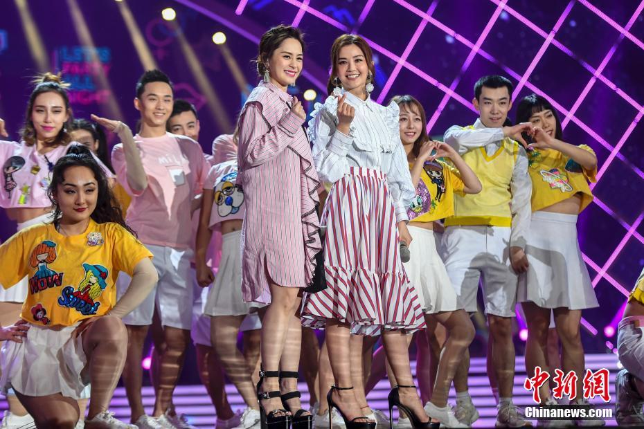 2018年世界華僑華人春節(jié)聯(lián)歓晩會に豪華キャスト続々登場