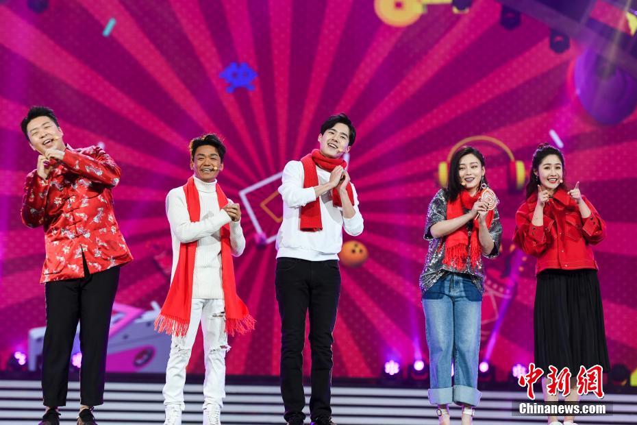 2018年世界華僑華人春節(jié)聯(lián)歓晩會に豪華キャスト続々登場