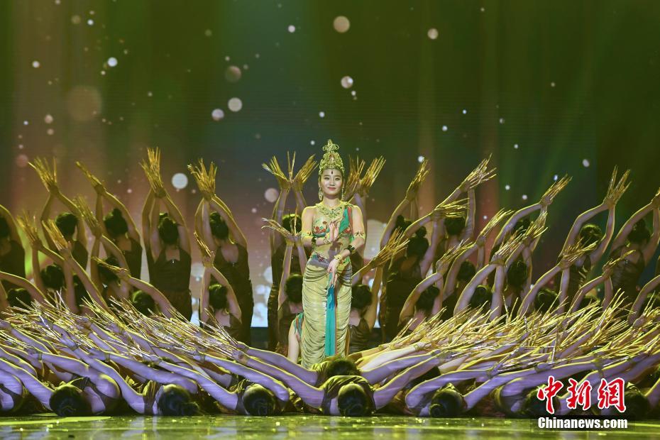 2018年世界華僑華人春節(jié)聯(lián)歓晩會(huì)に豪華キャスト続々登場