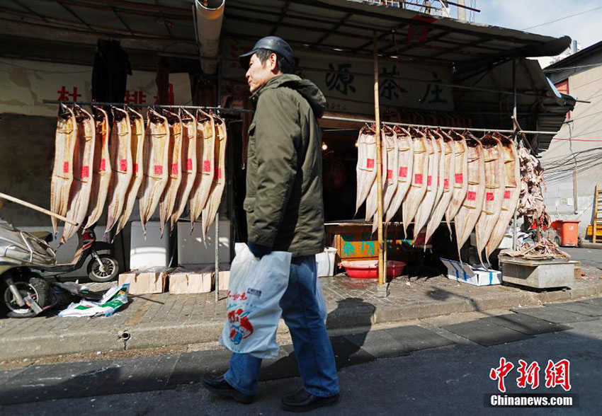 春節(jié)の雰囲気に包まれた上海の街並み