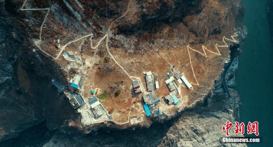 四川省の斷崖絶壁の村に大きな変化　インフラ設(shè)備次々と