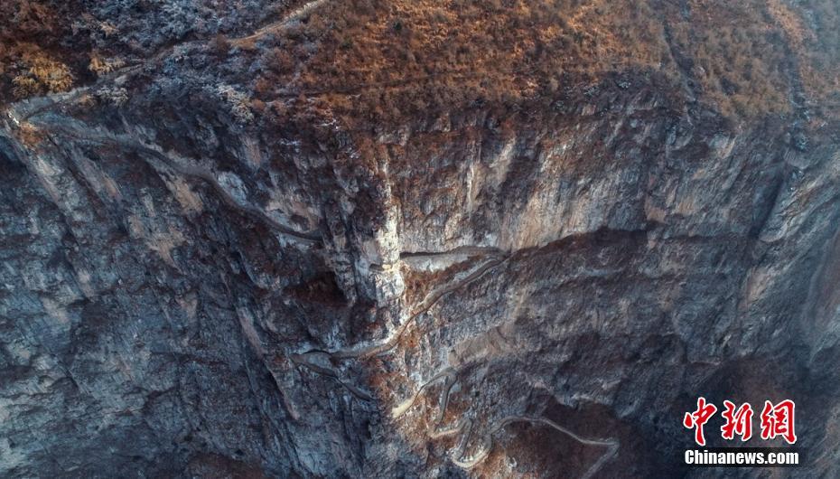 四川省の斷崖絶壁の村に大きな変化　インフラ設備次々と