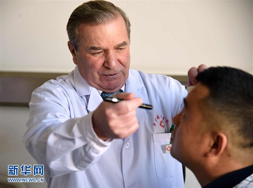 黒竜江省で働くロシア人眼科醫(yī)　中國(guó)人醫(yī)師との深い友情