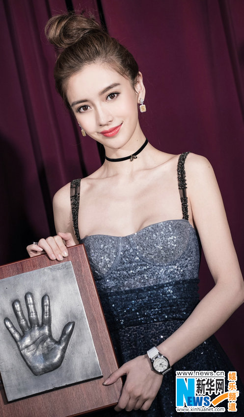 アンジェラベイビーの蝋人形の除幕式に本人登場(chǎng)　