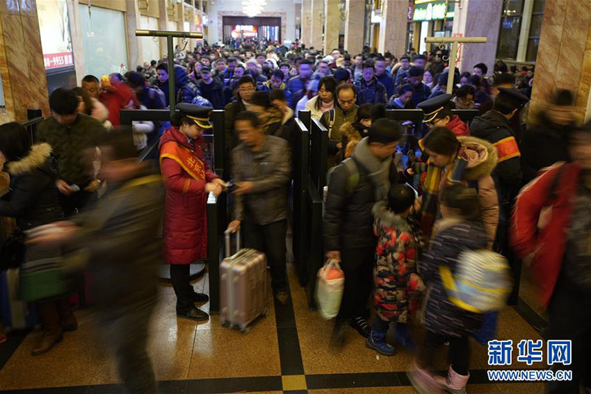 春節(jié)迫り、鉄道で春運(yùn)ピークを迎える