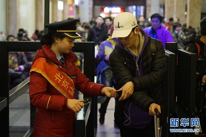 春節(jié)迫り、鉄道で春運ピークを迎える