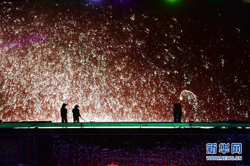 河南省の五竜山で伝統(tǒng)文化溢れる新年祝う民俗大廟會(huì)