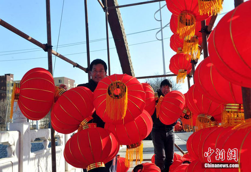 雄安新區(qū)として初めての春節(jié)、街にあふれる年越しの雰囲気　河北省