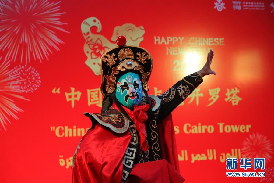 カイロタワーで「チャイナ?レッド」ライトアップ