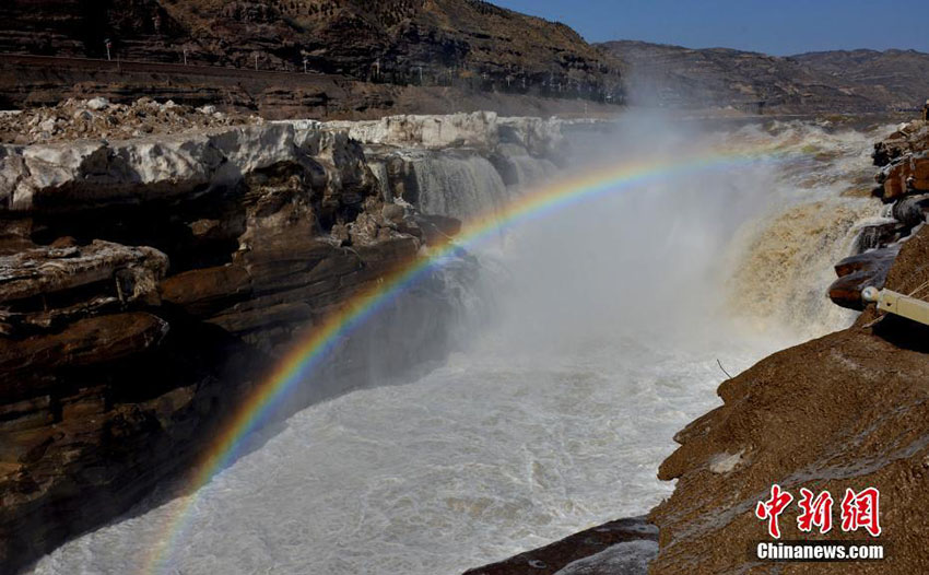 春の訪れと共にダイナミックな流れ再び　黃河壺口瀑布