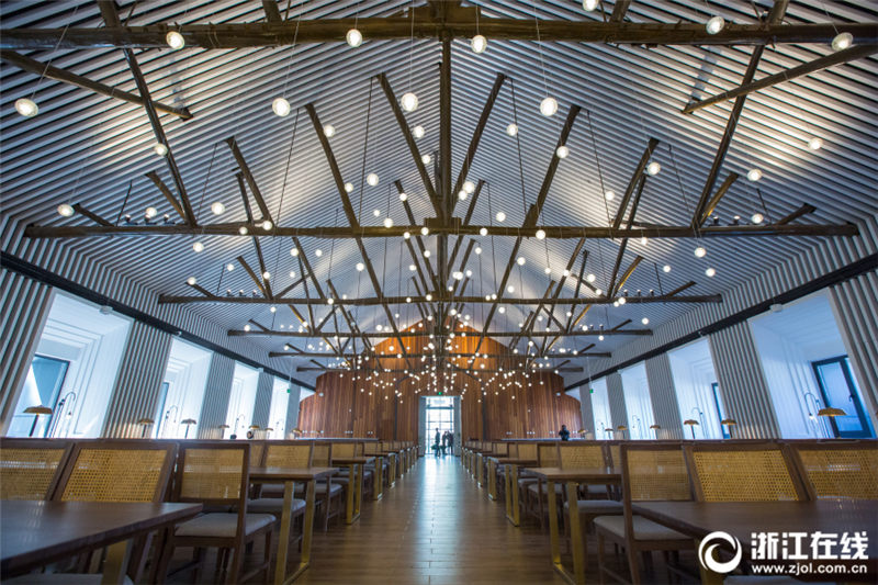 浙江大學(xué)の食堂がリニューアルでおしゃれでスマートに