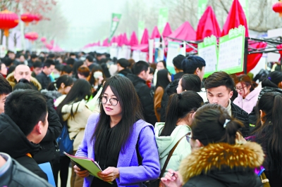 年間通じて最大規(guī)模の卒業(yè)生就職フェアが開幕　河北省