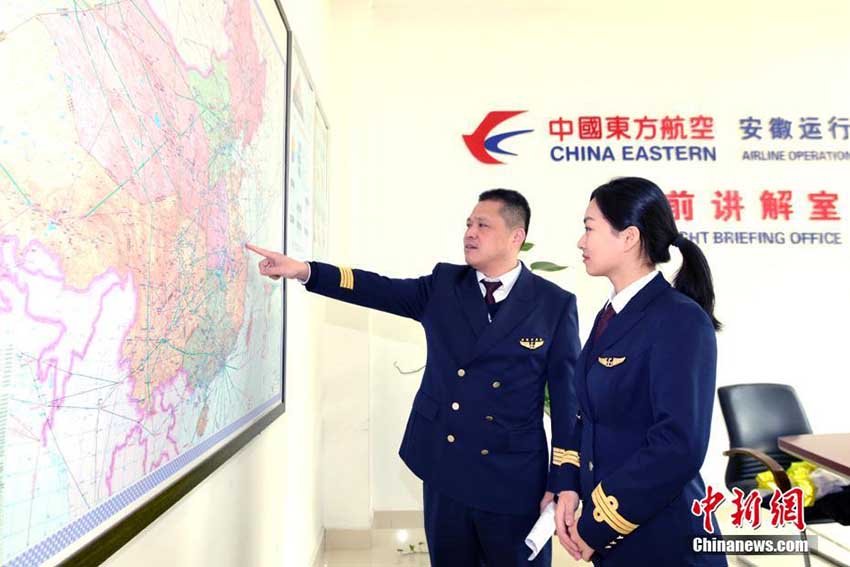 才色兼?zhèn)浃?4年生まれの女性、安徽省初の女性パイロットに