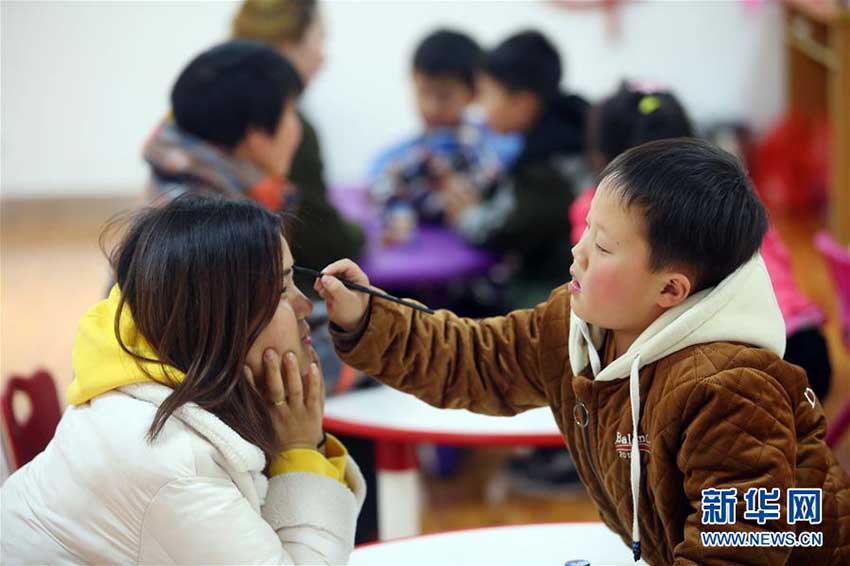 三八婦女節(jié)の親子イベント「お母さんを素?cái)长衰幞ぅⅴ氓住归_催　江蘇省