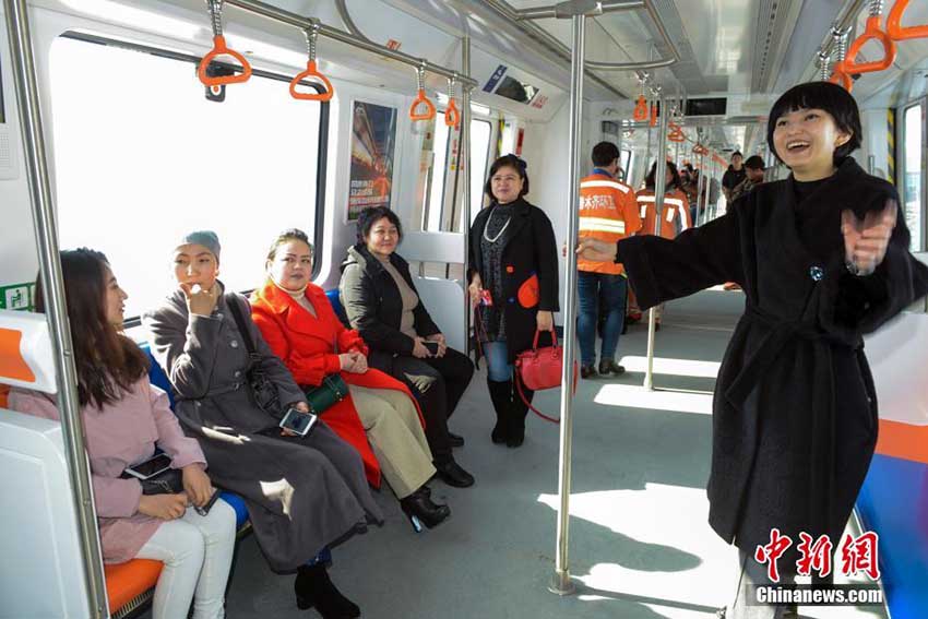 ウルムチがまもなく地下鉄時(shí)代に突入　市民が建設(shè)區(qū)間を見(jiàn)學(xué)