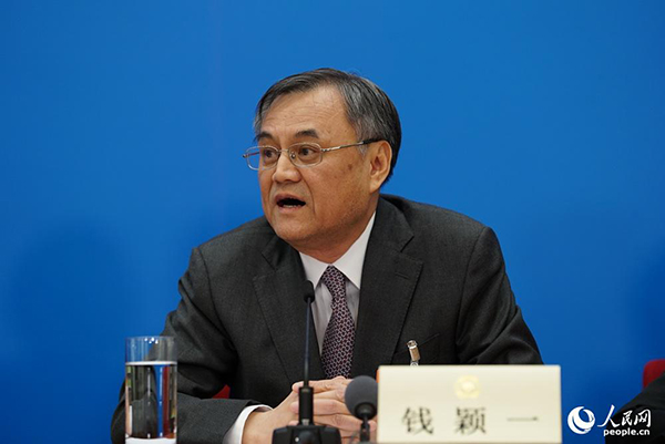 ＜全國政協(xié)記者會見＞成長目標は転換に余地を殘すため