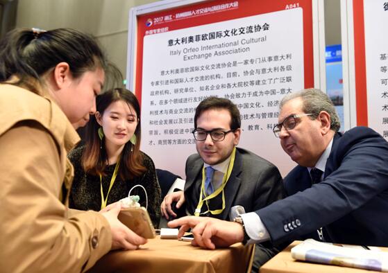 中國二線都市で「人材爭(zhēng)奪戦」　背後に深い意義