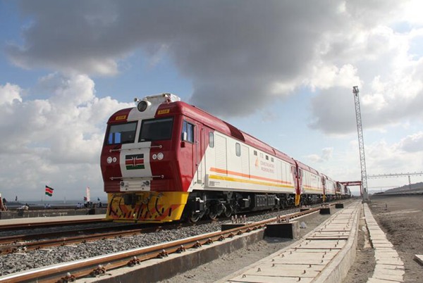 中國の対外投資は「から熱を下げて、無駄を絞り出す」