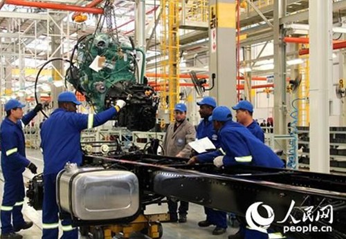 中國の対外投資は「から熱を下げて、無駄を絞り出す」