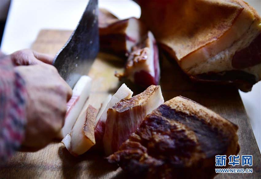 恩施トゥチャ族の春の定番郷土料理「社飯」　湖北省