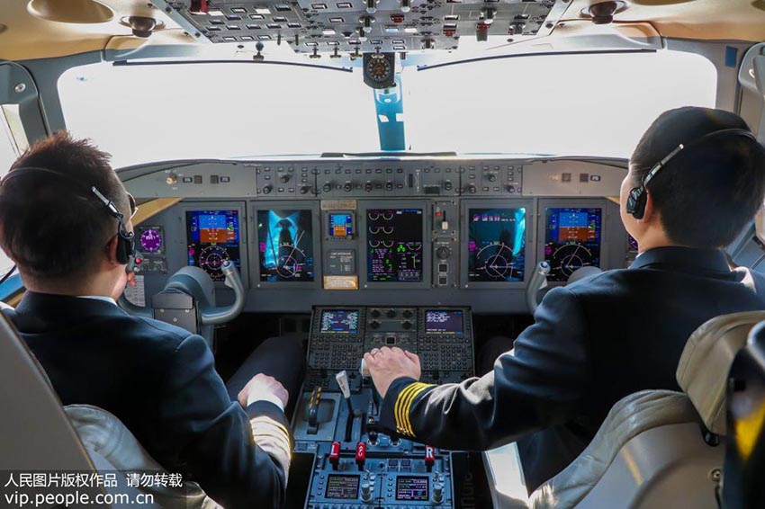 中國國産旅客機(jī)、內(nèi)蒙古自治區(qū)での初飛行に成功