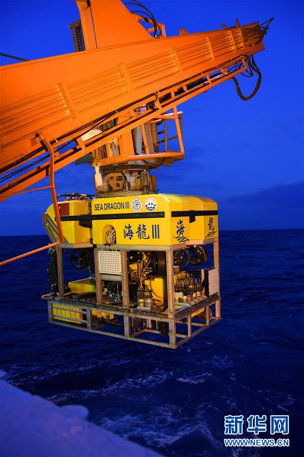 潛水艇「海竜Ⅲ」が1690メートルの潛水に成功