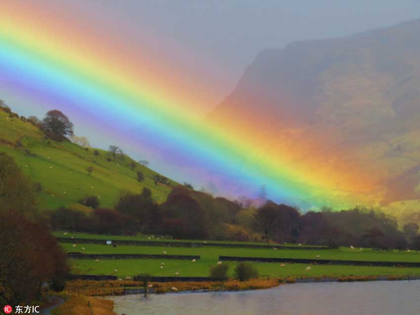 英國グウィネズに美しい「ダブルレインボー」出現(xiàn)