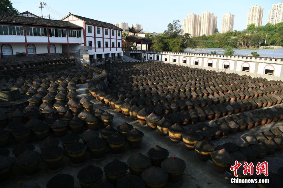 千點(diǎn)以上の火鍋がズラリ！重慶市の三耳火鍋博物館