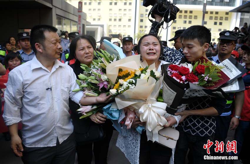 娘を探して24年、ついに再會果たした四川省のタクシー運転手