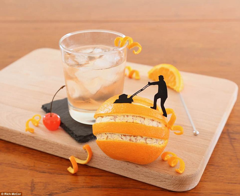 想像力かきたてる作品　切り絵と世界の名所を融合させたカメラマン