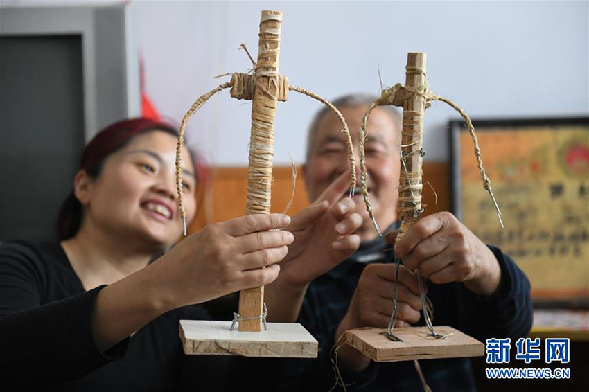 名作「西遊記」のキャラクターを制作する泥人形作りの継承人　河北省