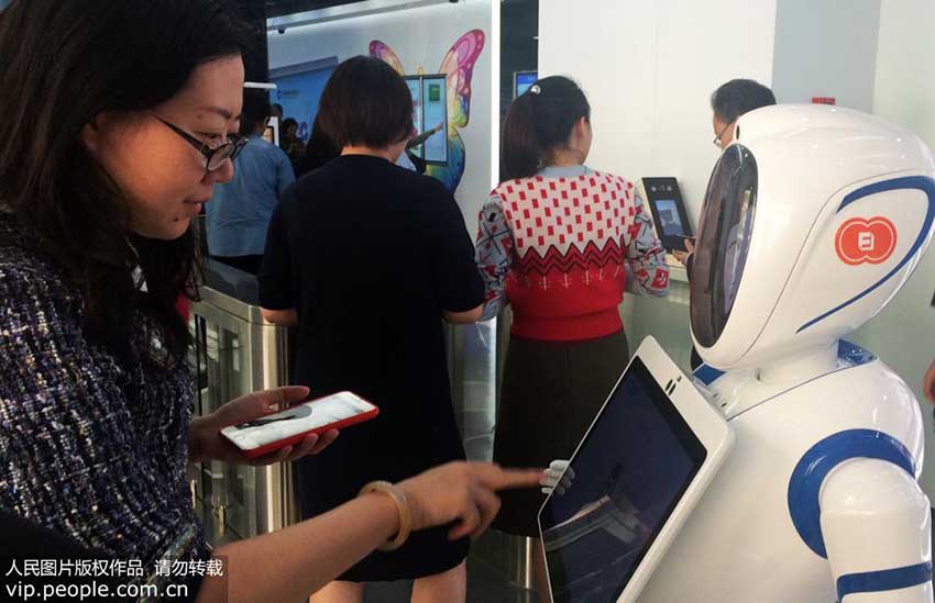 銀行も無人に？中國國內(nèi)初の「無人銀行」が上海に登場