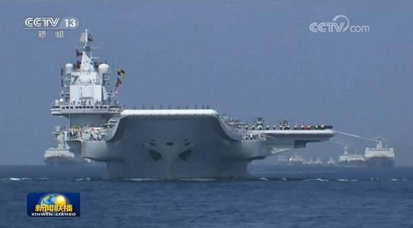 寫真で見る南中國海閲兵　中國海軍の7作戦群?軍艦48隻が參加