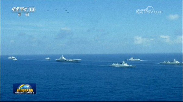 寫真で見る南中國海閲兵　中國海軍の7作戦群?軍艦48隻が參加