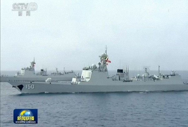 寫真で見る南中國海閲兵　中國海軍の7作戦群?軍艦48隻が參加