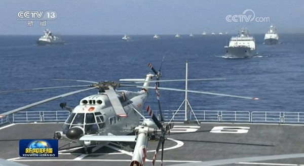 寫真で見る南中國海閲兵　中國海軍の7作戦群?軍艦48隻が參加