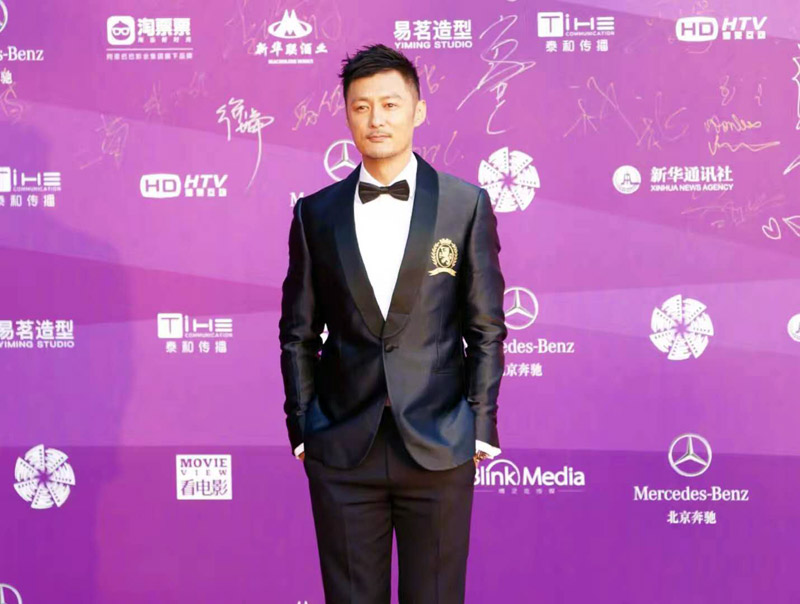 第8回北京國(guó)際映畫祭開(kāi)幕　レッドカーペットに俳優(yōu)たち次々と登場(chǎng)